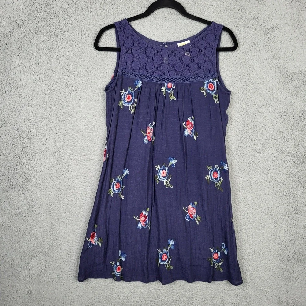 Fig and Flower Anthropologie Shift Style Embroidered Women's dress Size M